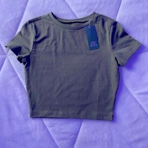 OLIVE CROPPED T